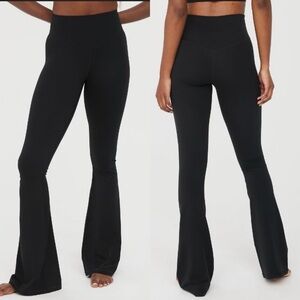 NWT Offline by Aerie Real Me Super Flare High Rise Black Smocked Legging XS
